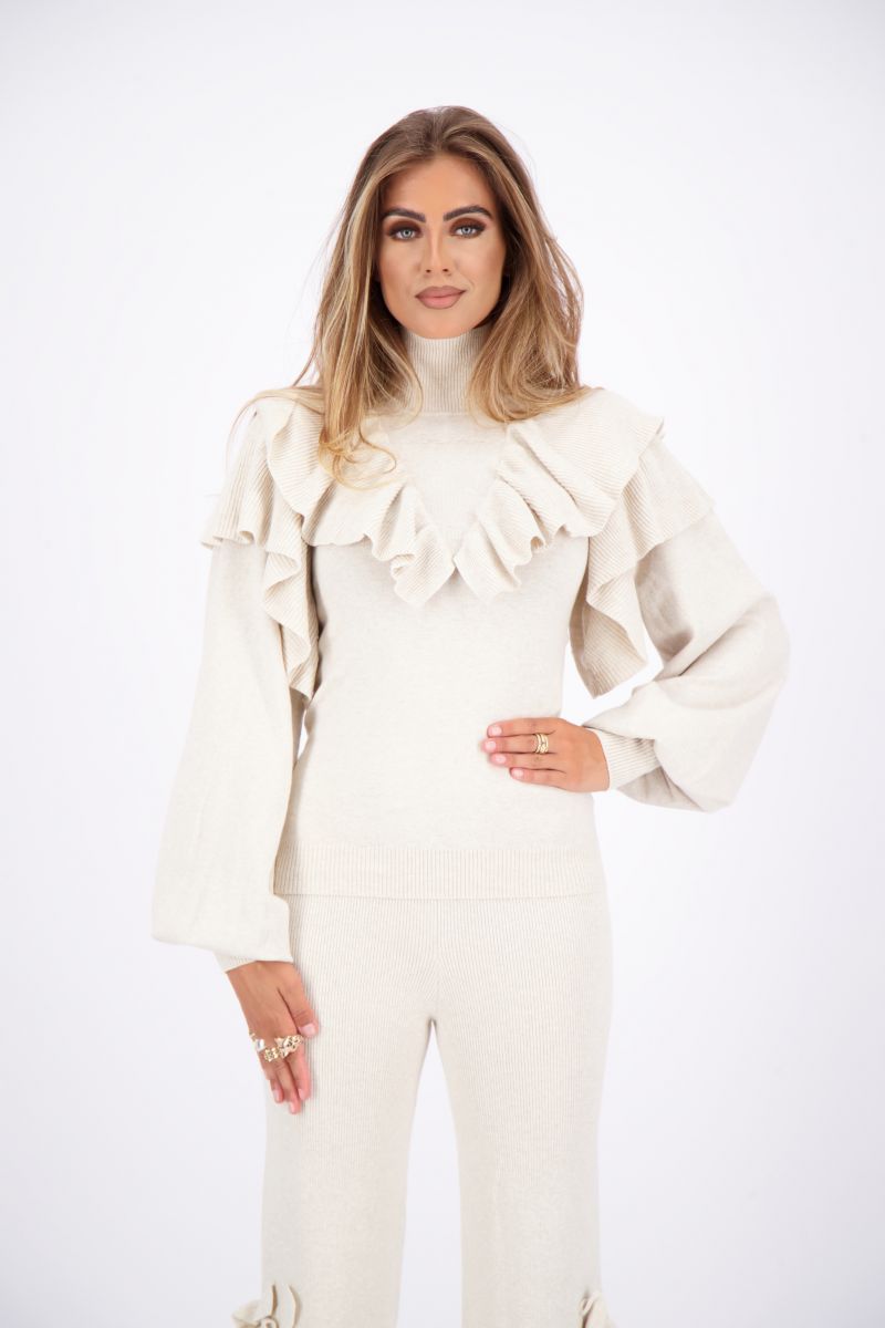 RUFFLE TOP
